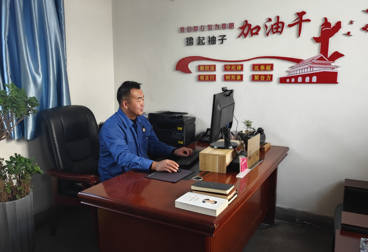 第三屆“大友標(biāo)兵”  徐　龍